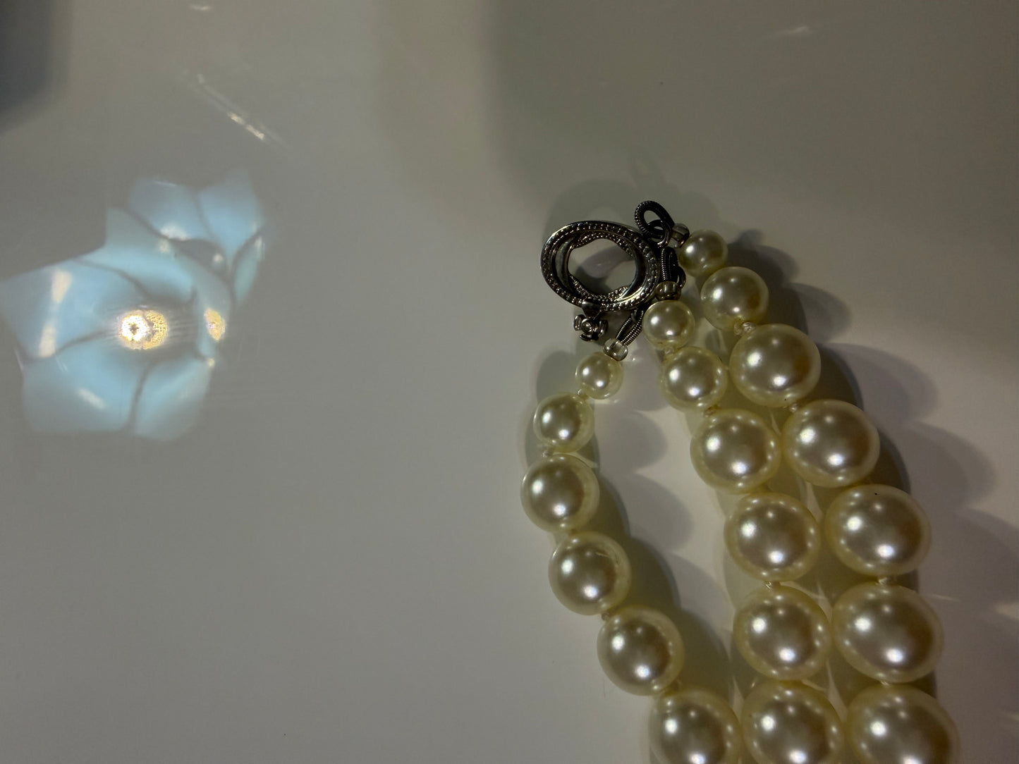 vivienne westwood pearl 3 layer necklace